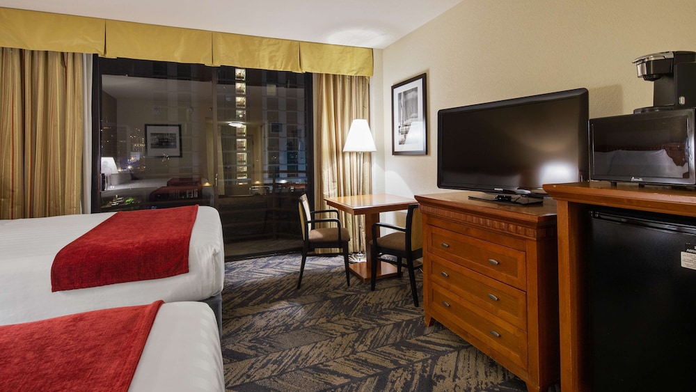 Best Western Plus Bayside Inn 36/39