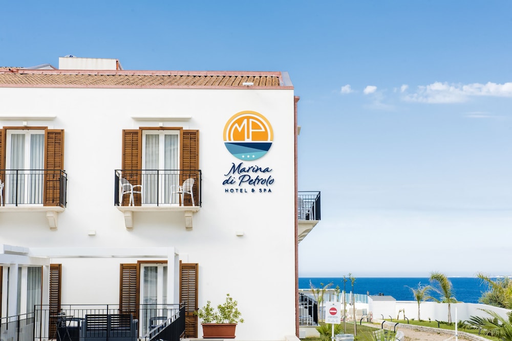 Marina Di Petrolo Hotel And Spa 1/50