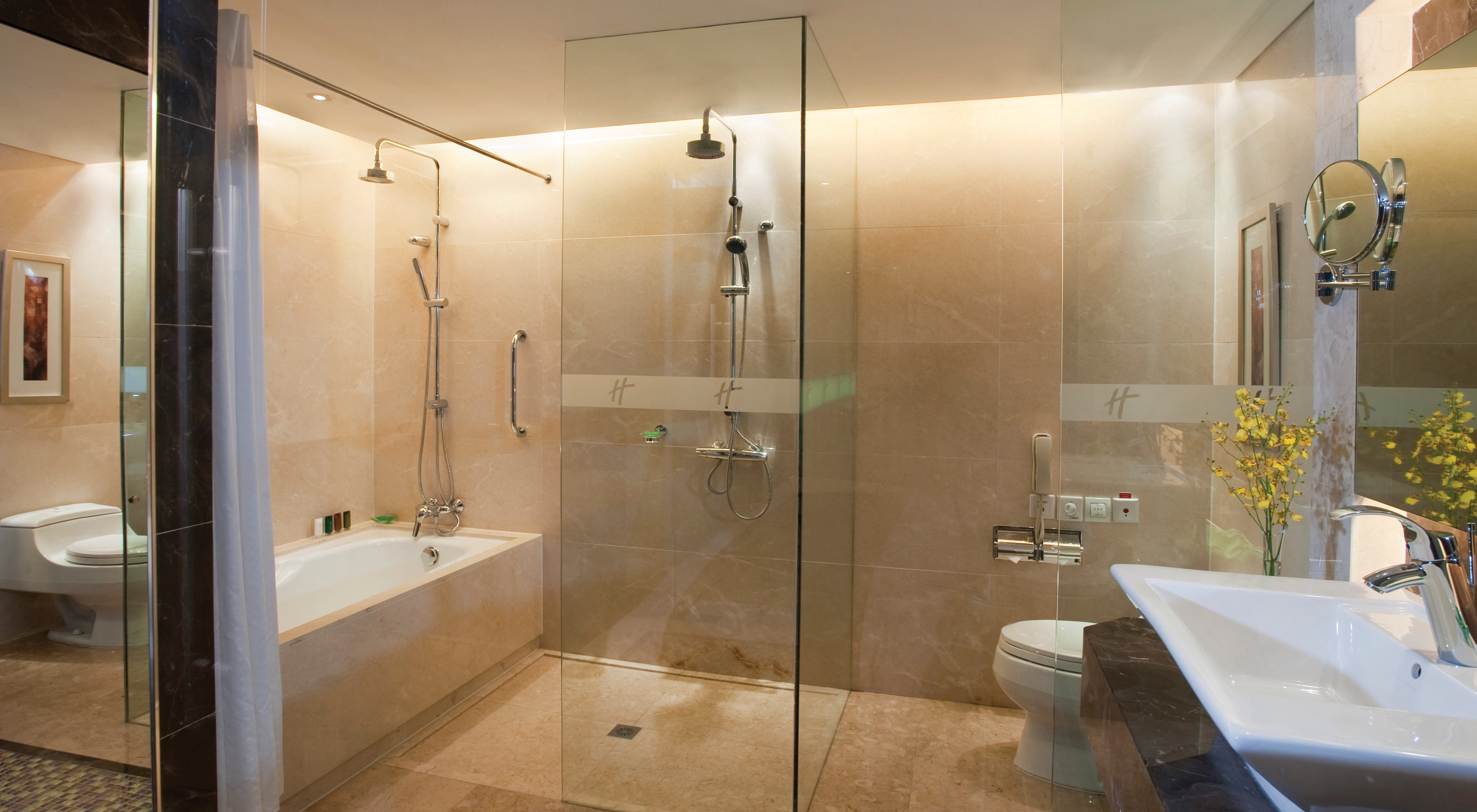 Holiday Inn Shanghai Pudong Nanpu 74/76