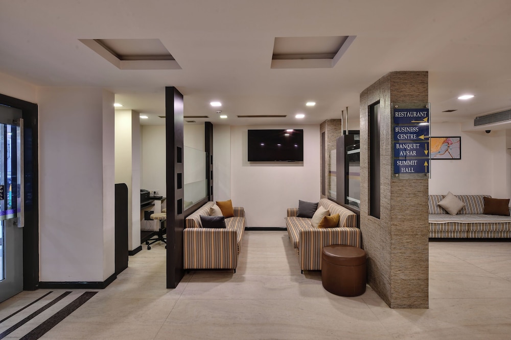 Click Hotel Yuvraj 37/46