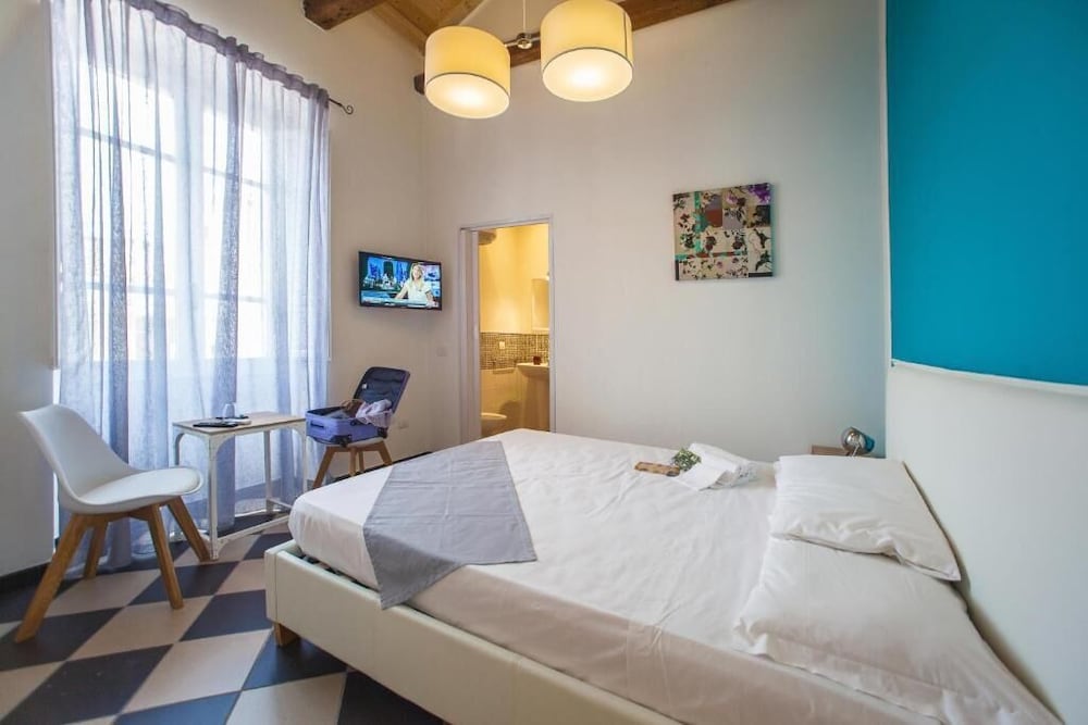 ECONOMY, DOUBLE BED