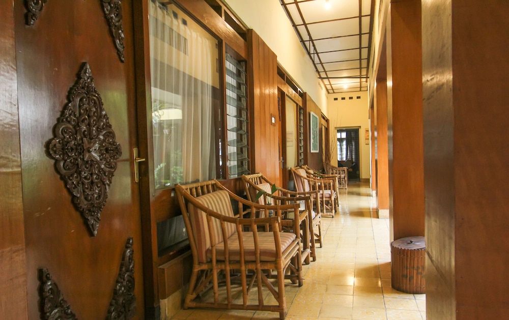 Duta Guest House 36/48