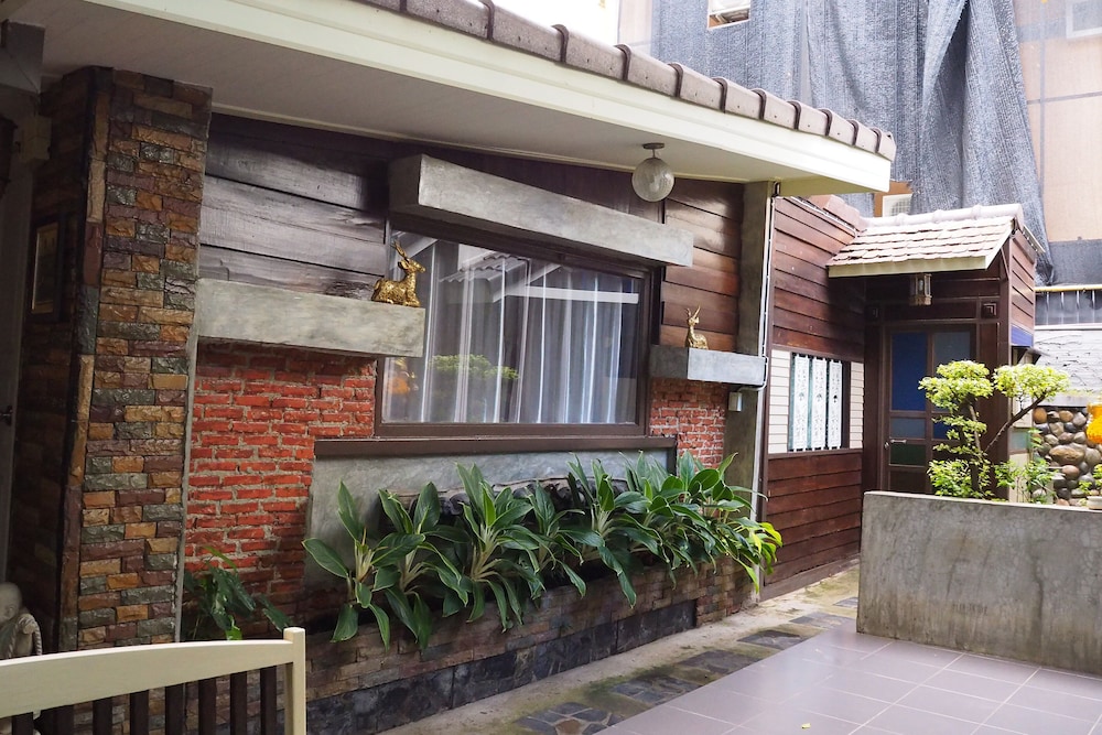 Stay With Me Guesthouse 2/50