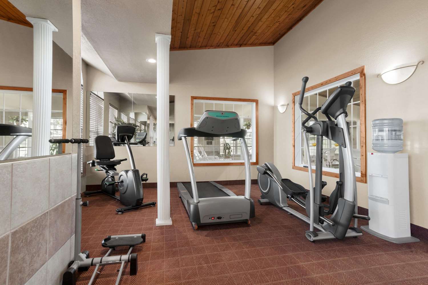 Ramada By Wyndham Elizabethtown 5/11