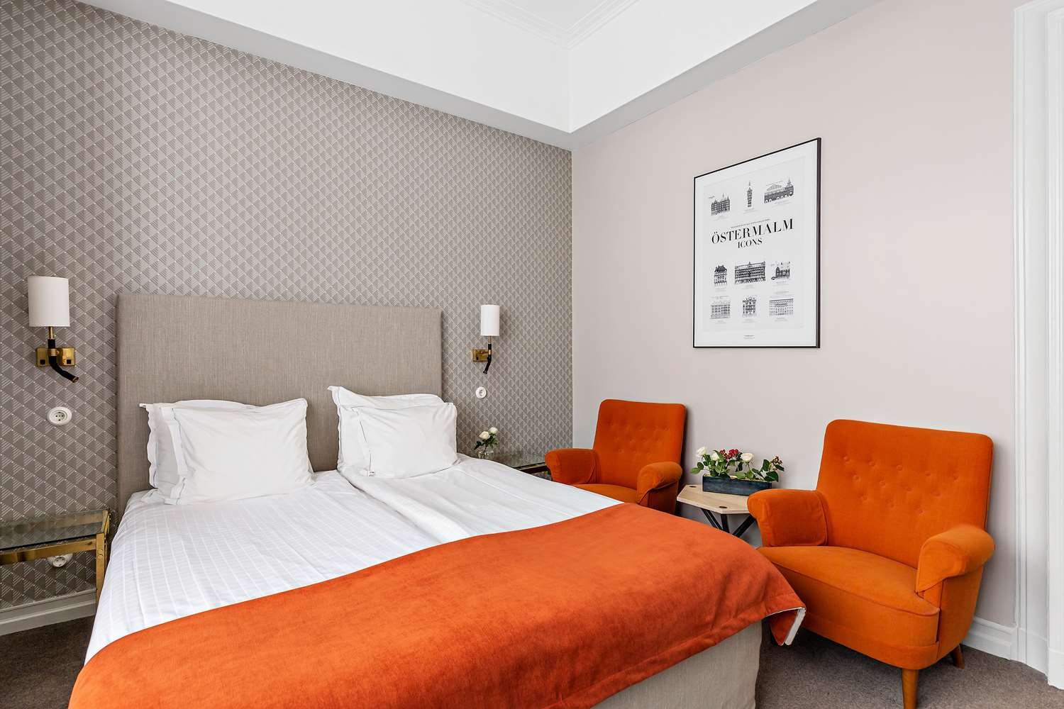 Moderate, Queen Bed