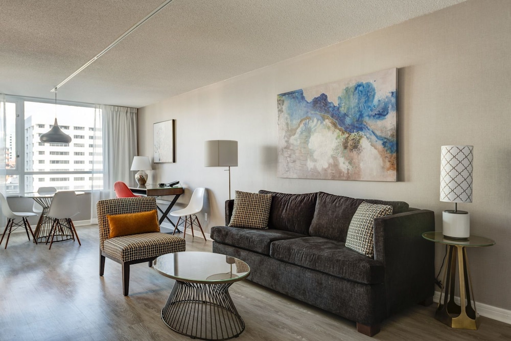 Carmana Hotel and Suites 27/39