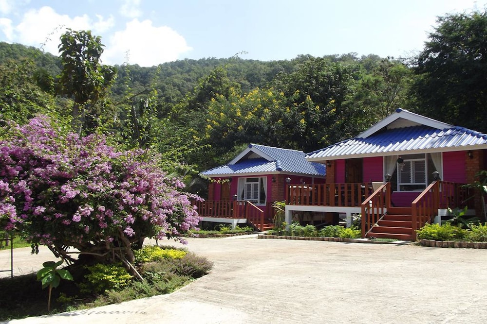 Phuchomjan Resort 6/29