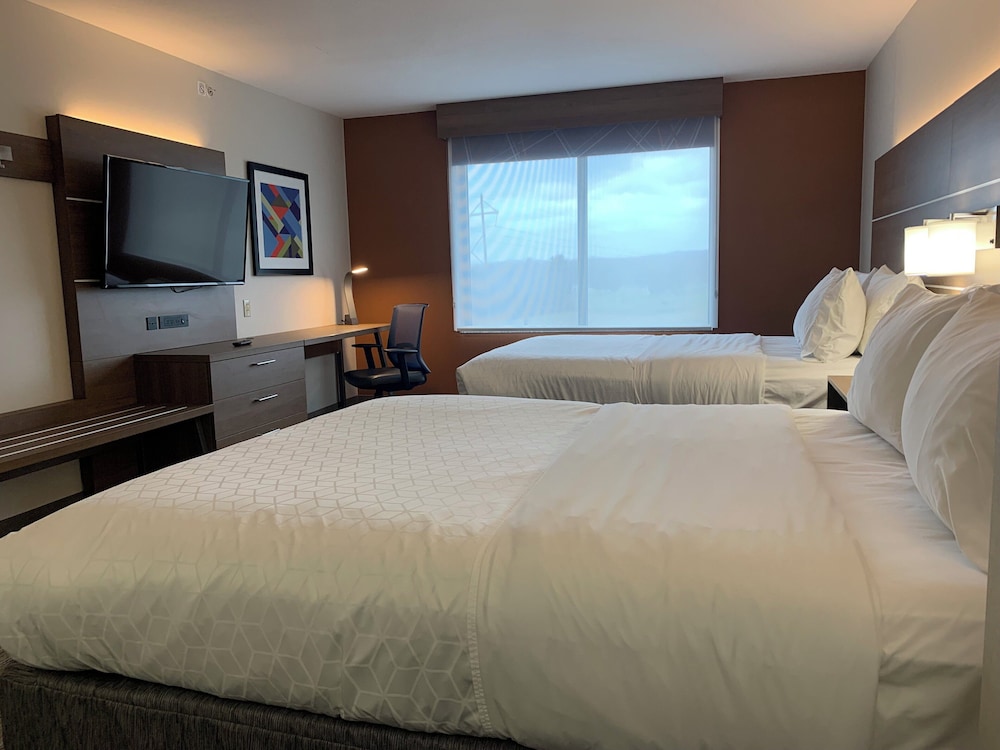 Standard, 2 Queen Beds