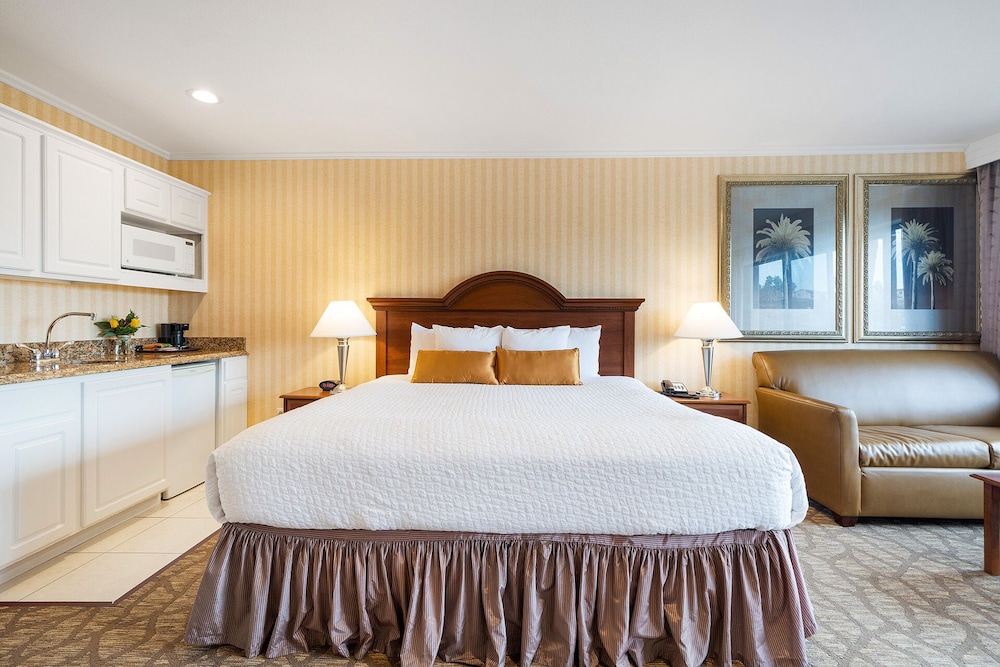 Casablanca Inn 27/71