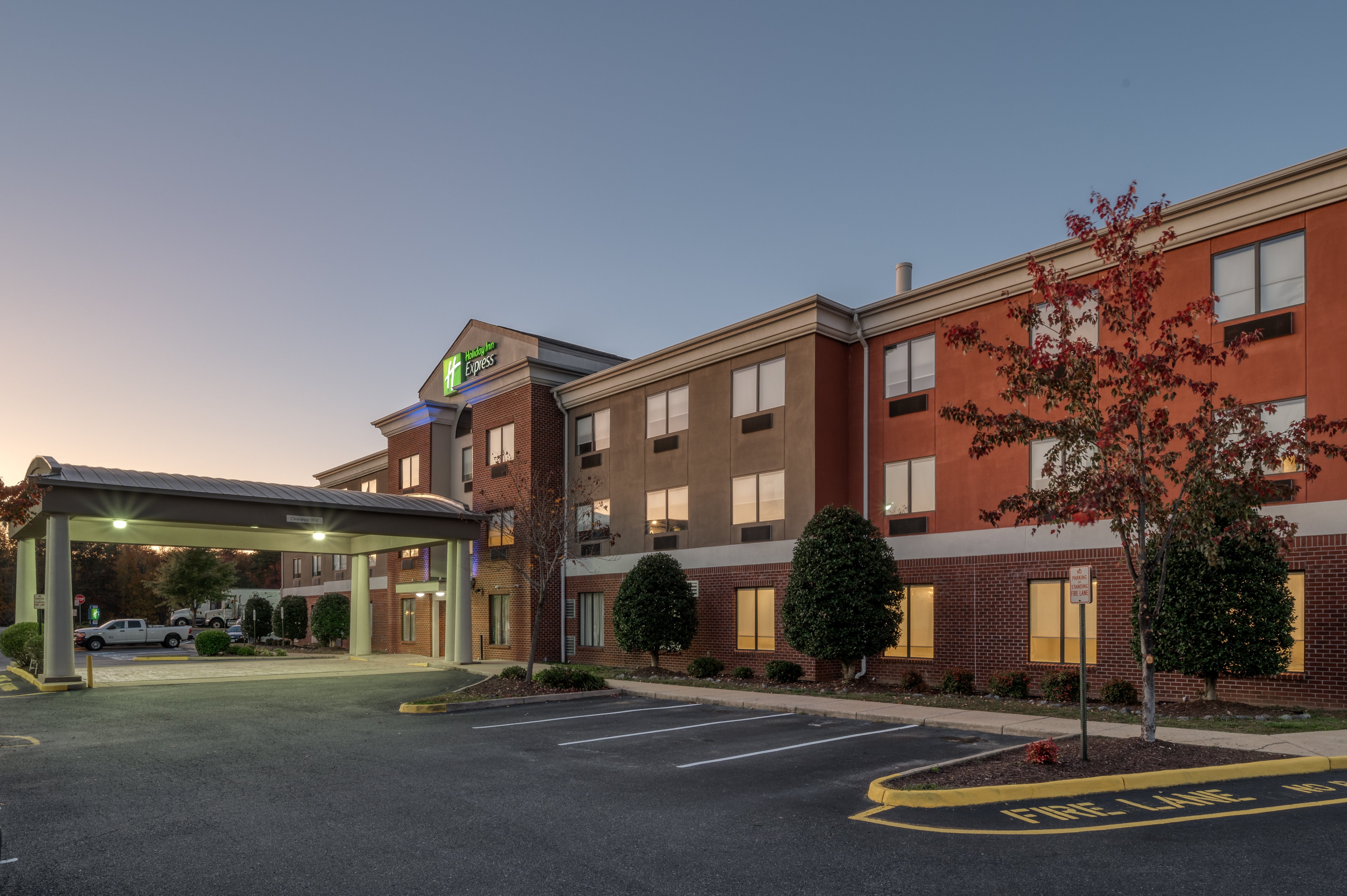 Holiday Inn Express Suites Thornburg S Fredericksburg 2/58