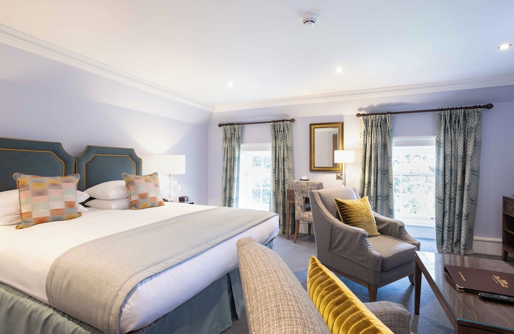 SUPERIOR, DOUBLE OR TWIN BED