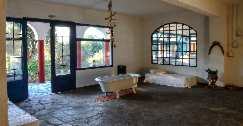 Agionissi Resort 6/50