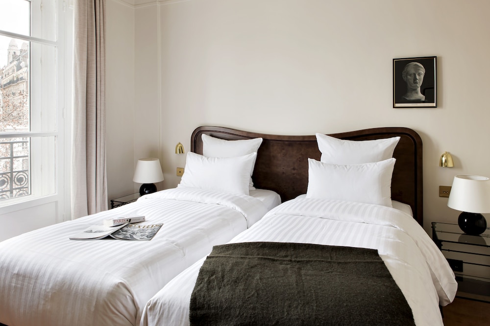 CLASSIC, TWIN BEDS