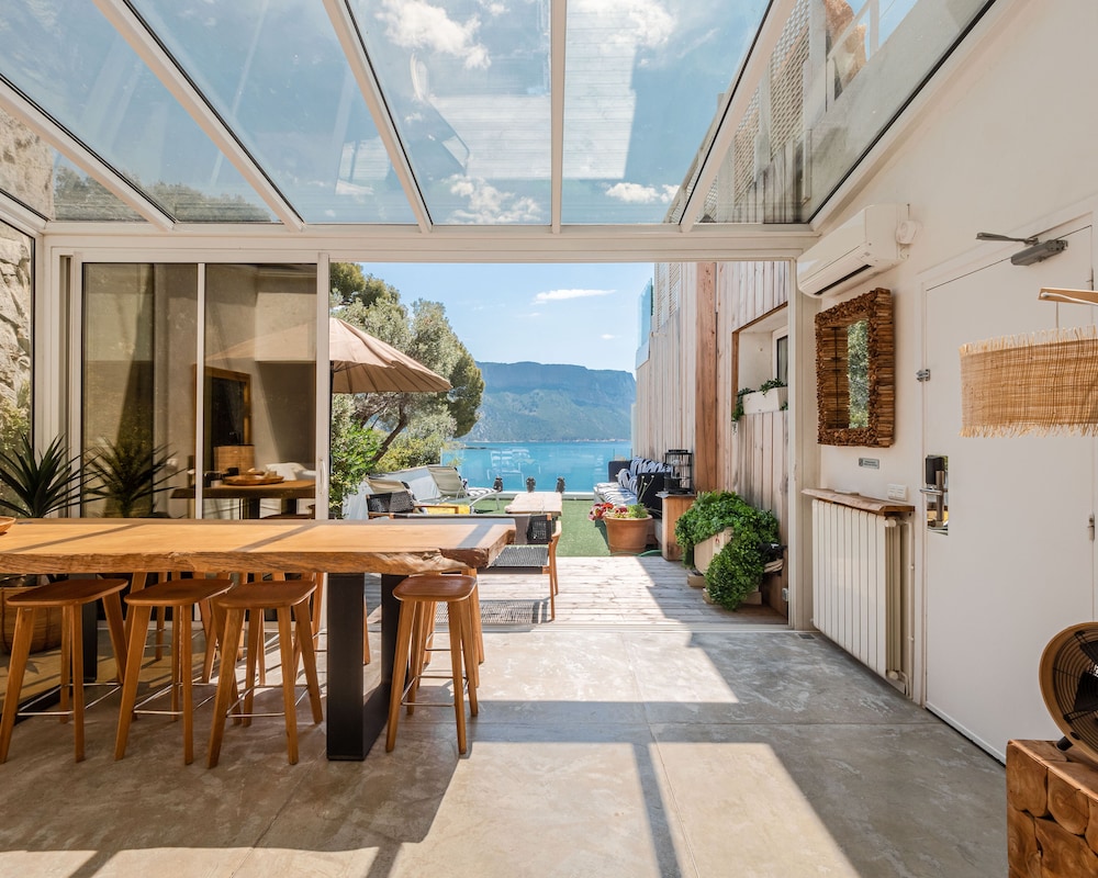 Hôtel De La Plage Mahogany 8/66