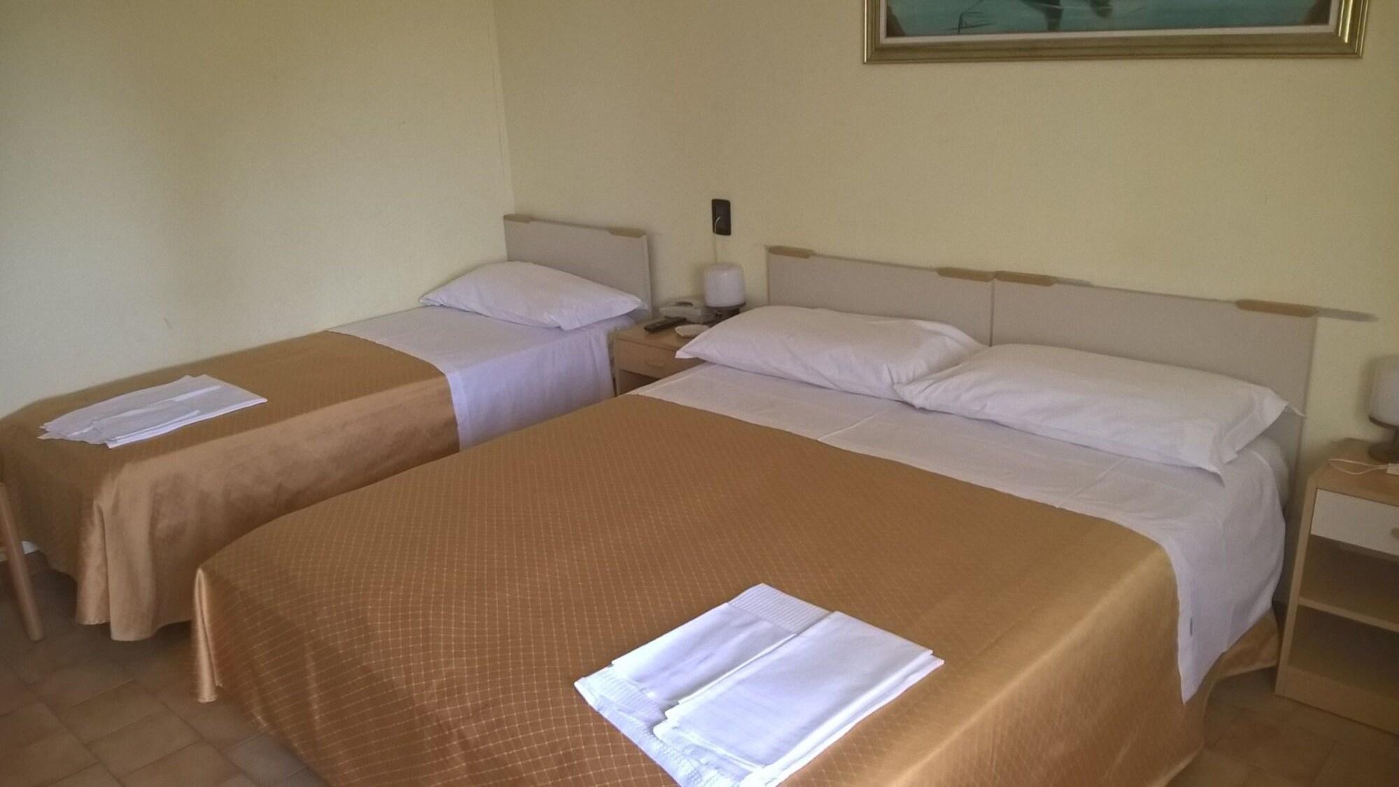 Hotel Parigi 13/44