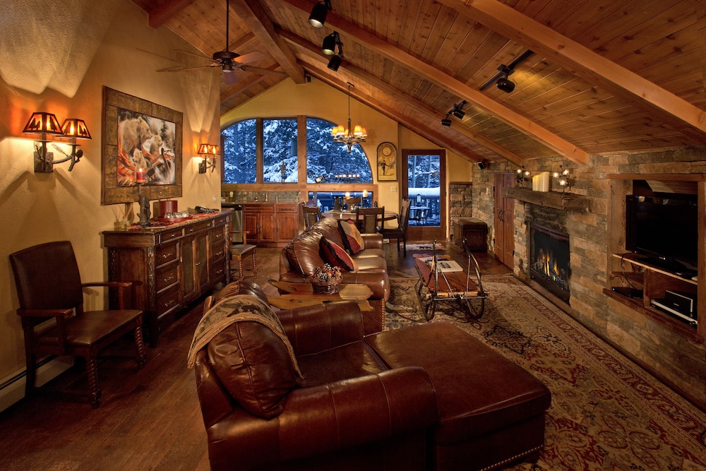 Alpine Village Suites 25/50