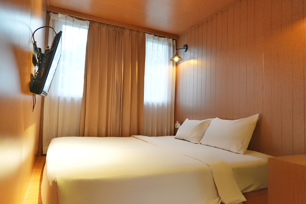 Kontena Hotel 2/20