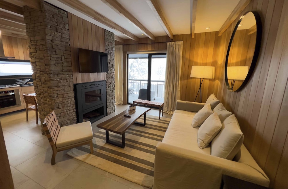El Refugio Ski & Summer Lodge 35/49