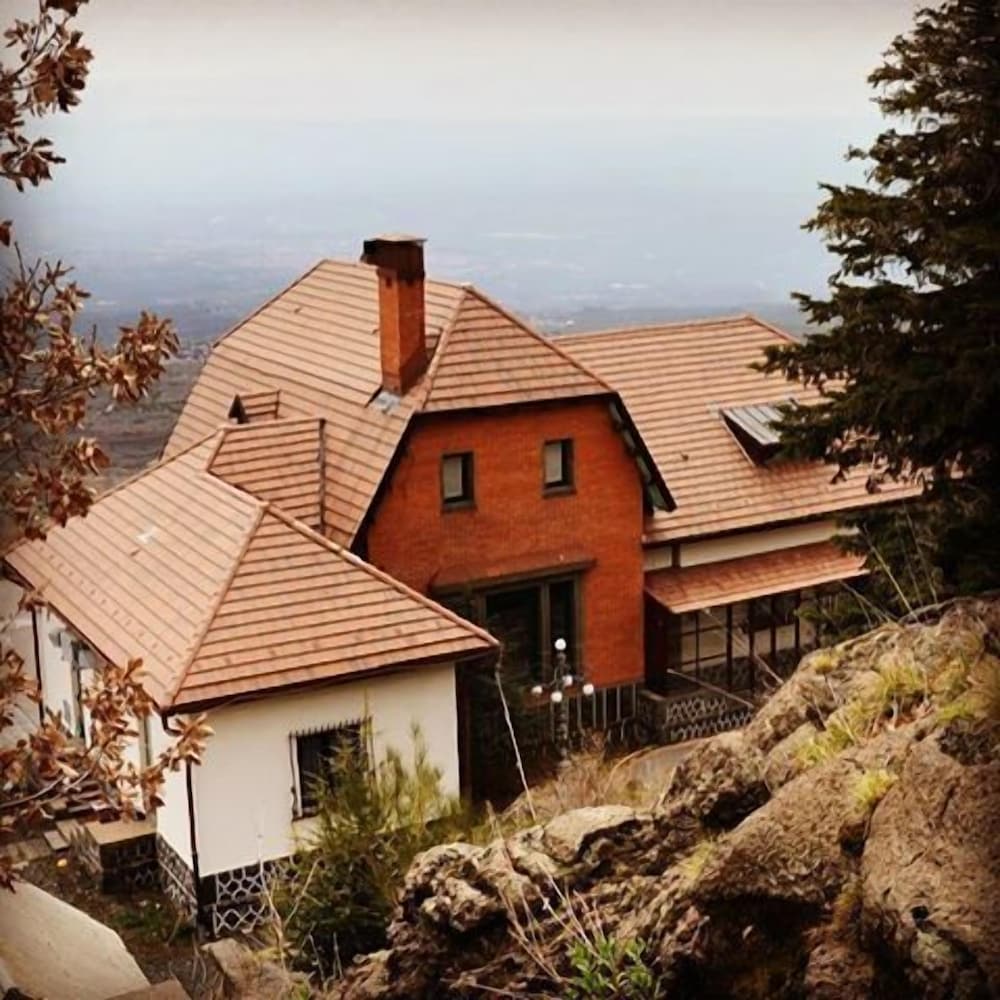 HOTEL VILLA DORATA, ETNA 1/44