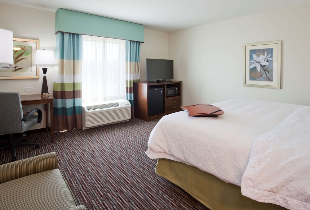 Hampton Inn & Suites Minneapolis/West-Minnetonka 4/25
