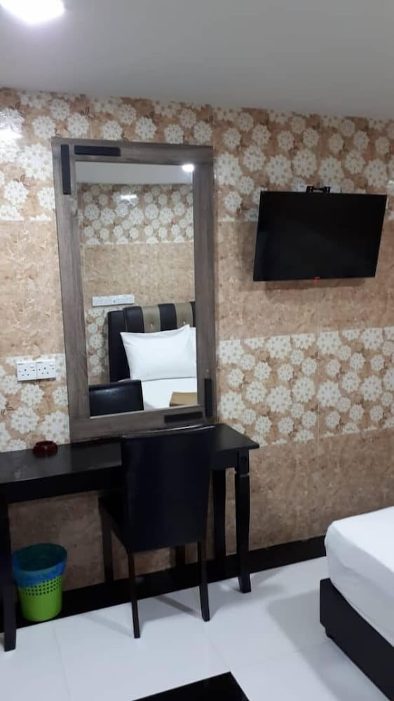 Ark Taman Melawati Hotel 24/32