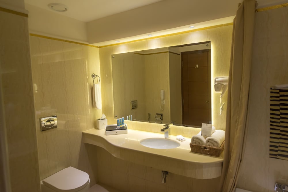 EXECUTIVE, TWIN BEDS
