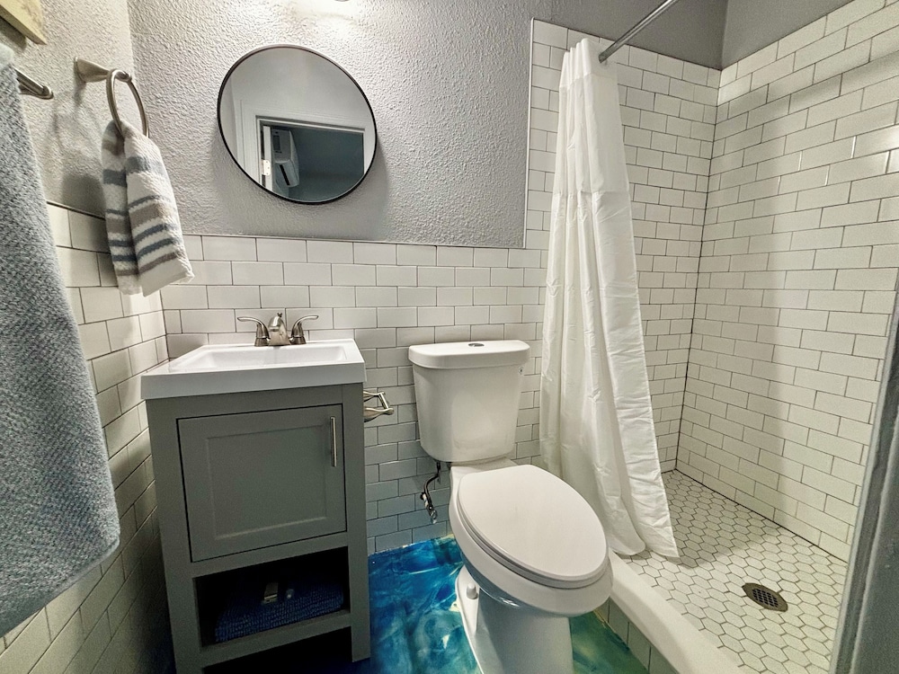 Shamrock Cove Inn 49/50