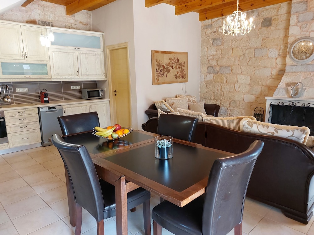 Villa Constancia 38/48