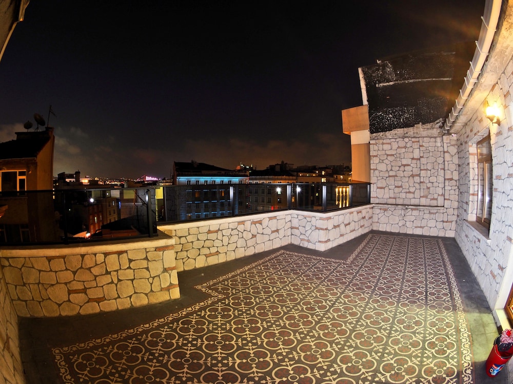 Nusret Bey Hotel 5/32