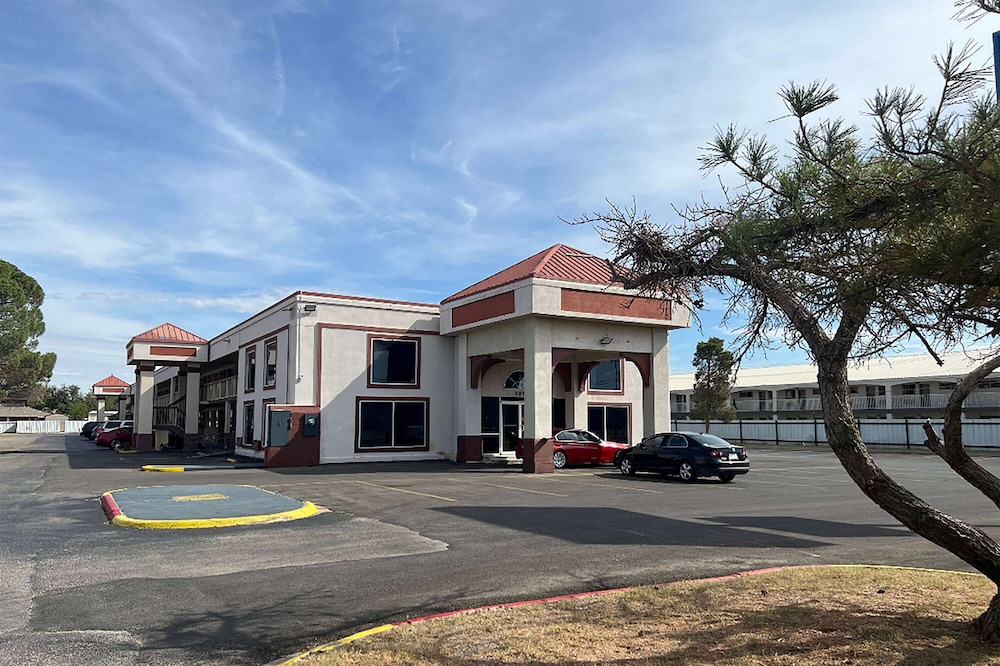 Baymont by Wyndham Odessa Highway 80 34/38