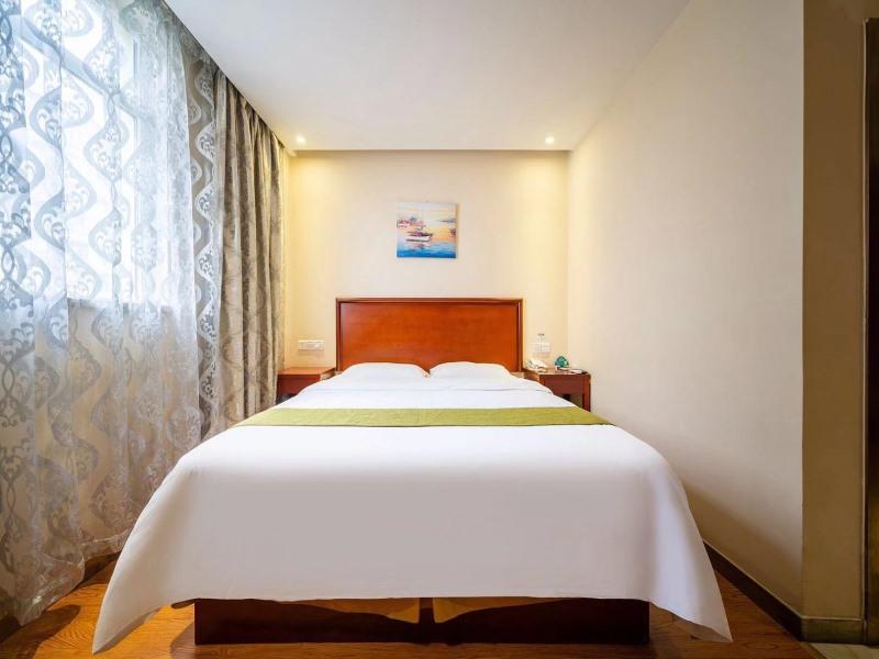 GreenTree Inn Shanghai East Xietu Road Jiuyuan Express Hotel 24/47
