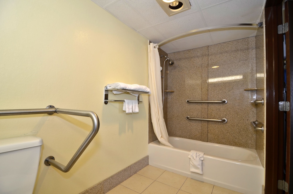 Best Western Fayetteville Inn 21/42