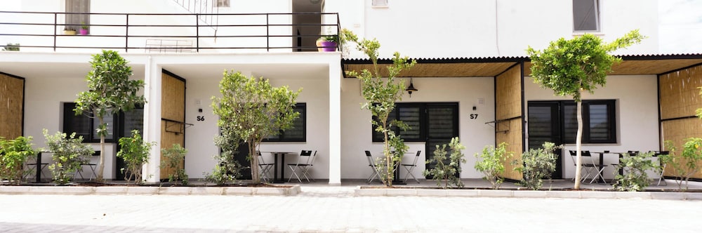 Daphnis Hotel 4/46