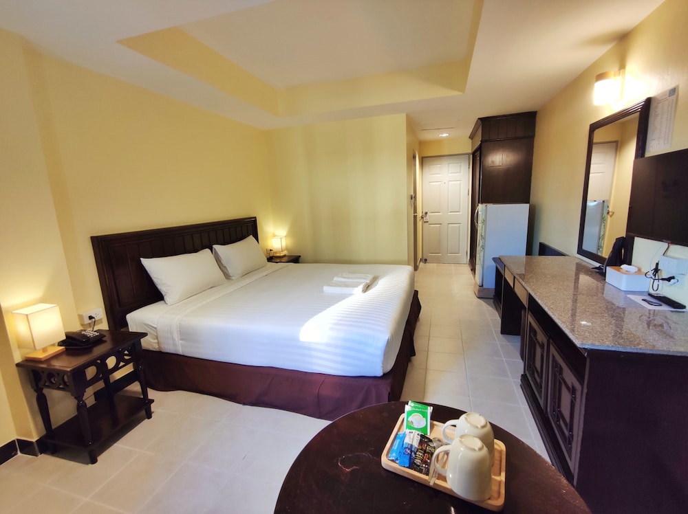 The Chanthong Residence and Hotel Pattaya 9/24