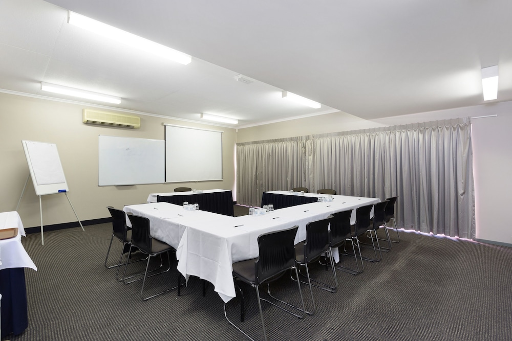 Rocklea International Motel 22/26