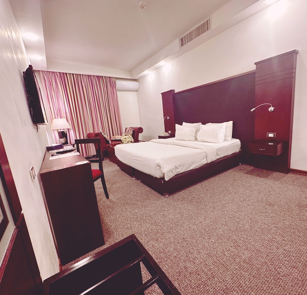 RUM HOTELS - AL WALEED 23/66