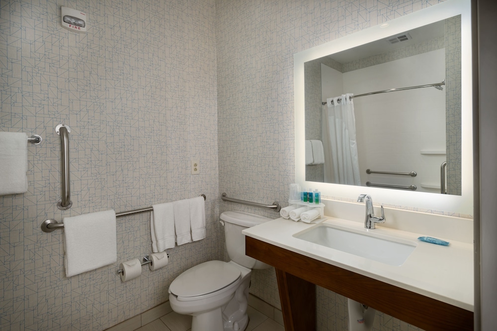 Holiday Inn Express Hotel And Suites Lawrence 14/48