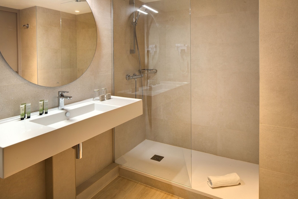 Hotel Mediterranee 66/67
