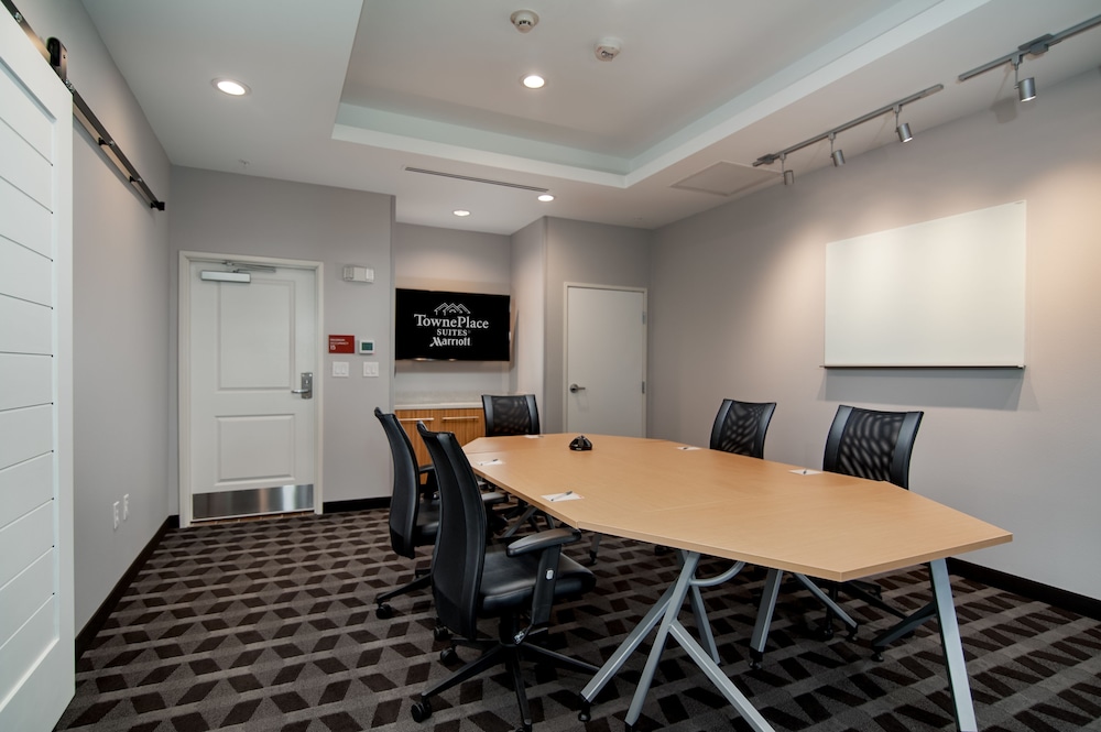 TownePlace Suites Fort Worth University Area/Medical Center 32/33