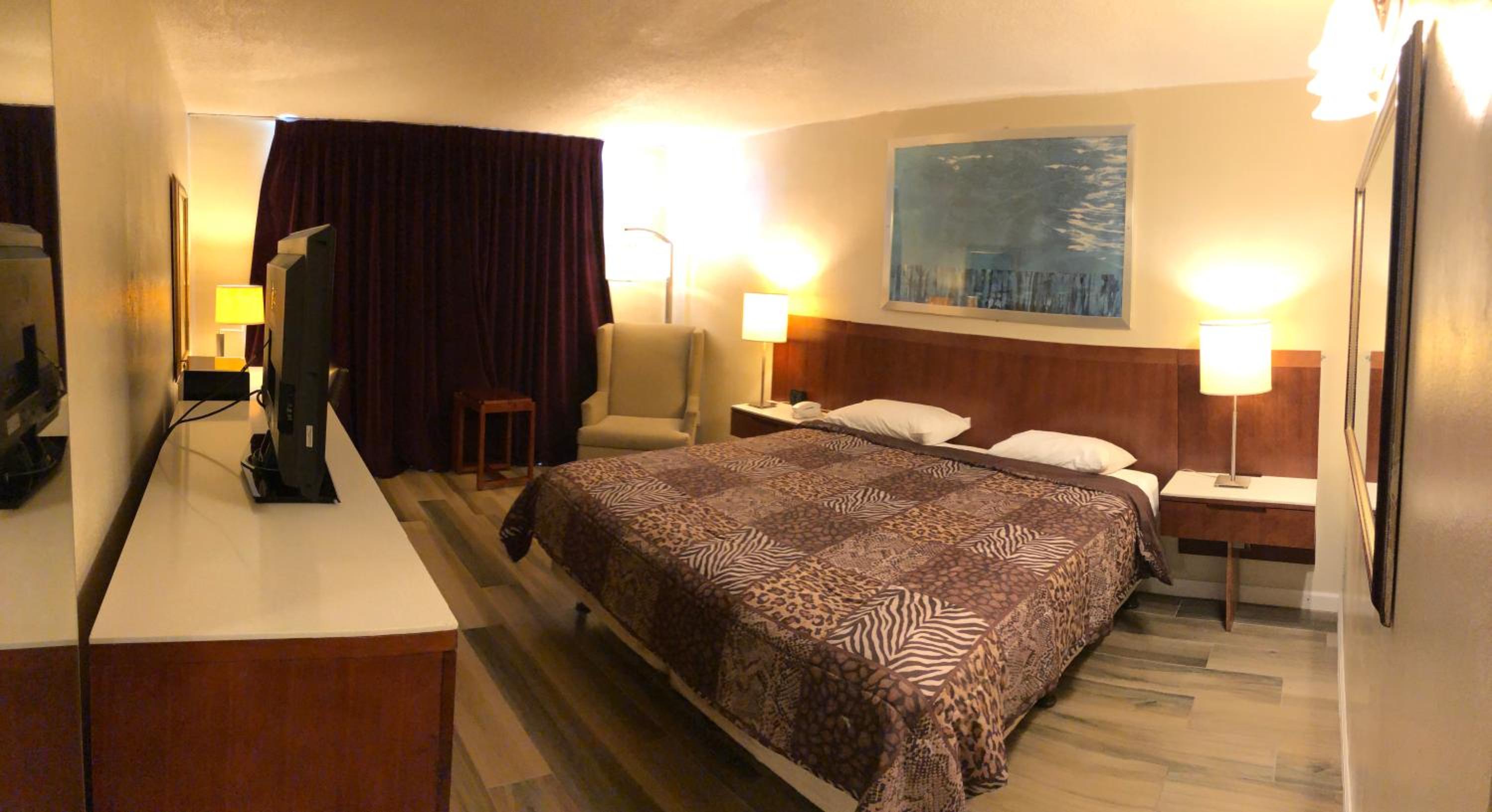 غرفة بسرير كينج، Western Inn Houston 2/4