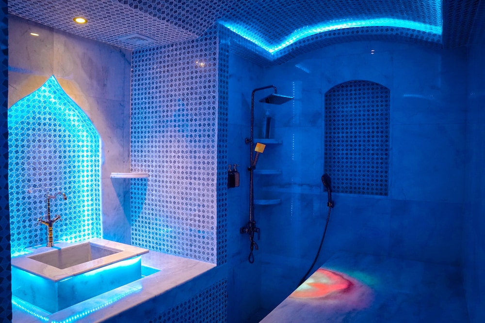 swimming pool spa