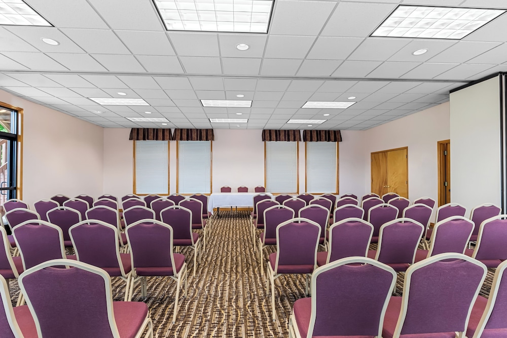 Quality Inn & Suites Vancouver - Hazel Dell 45/59