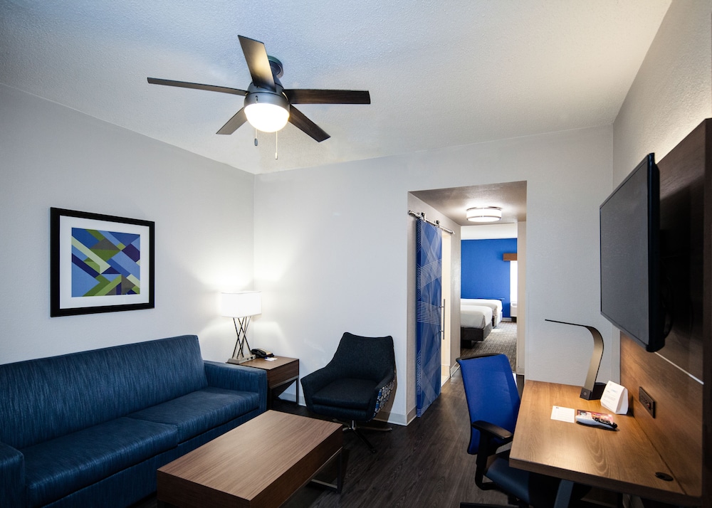 Holiday Inn Express & Suites Nashville - Brentwood I-65 31/40