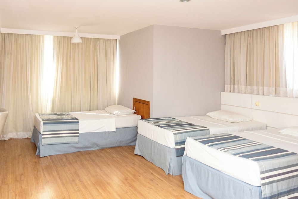 STANDARD, TRIPLE, TWIN BEDS
