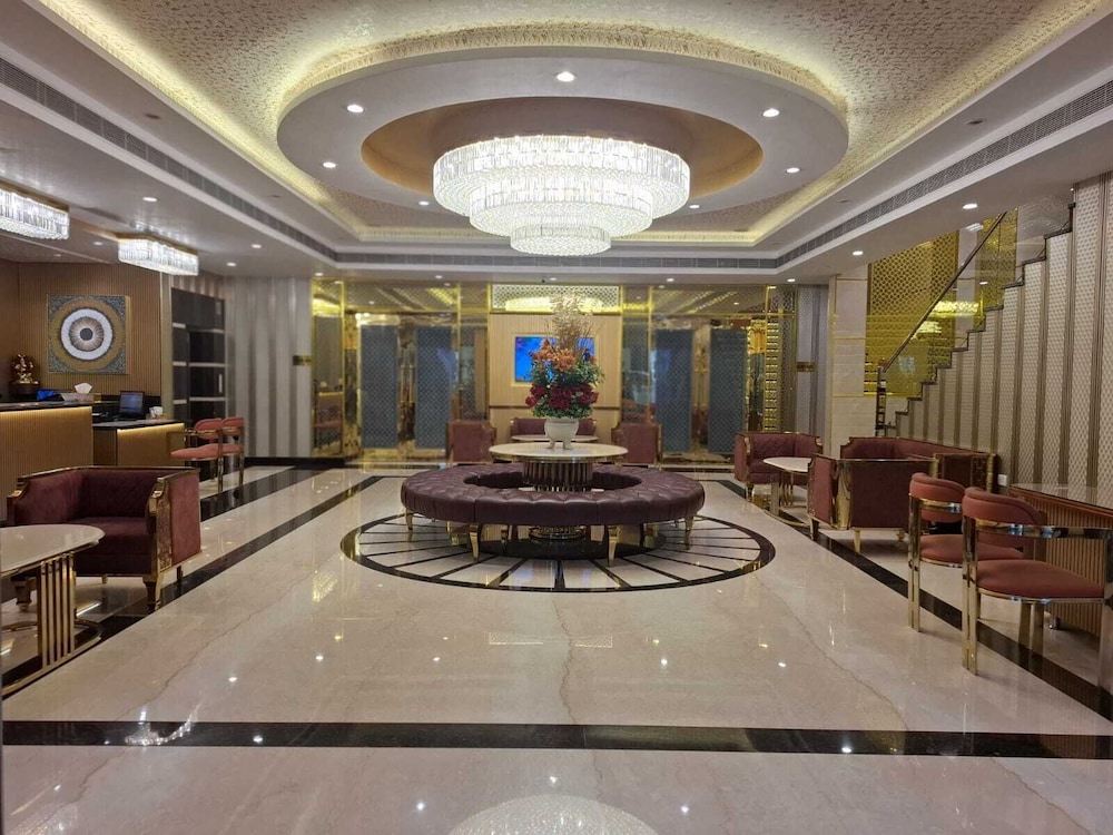 GRAND CONTINENTAL HOTEL 33/51