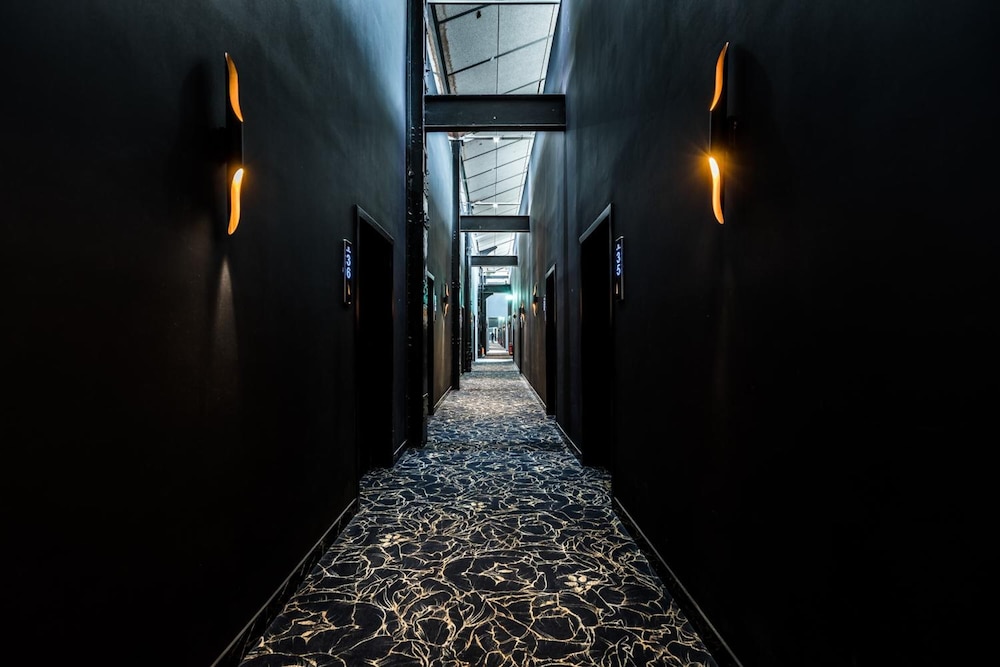 Black Hotel Cologne 25/32