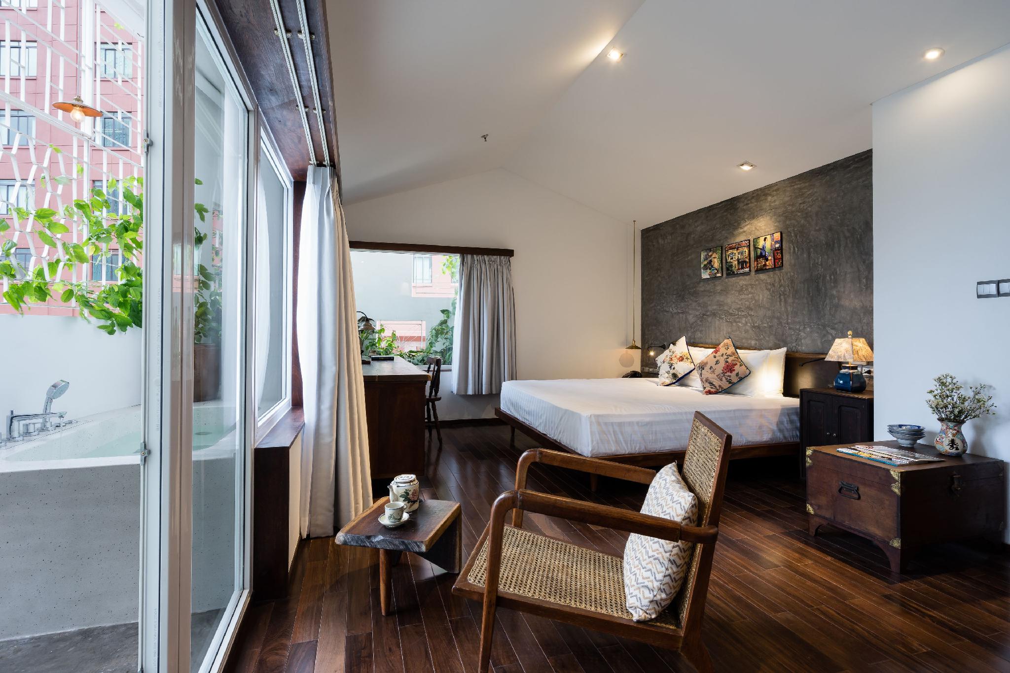Signature, Saigon