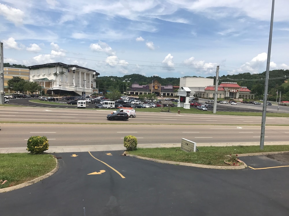 Smoky View Inn 20/26