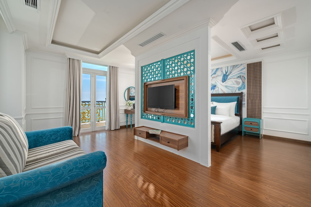 PARACEL DANANG HOTEL 30/50