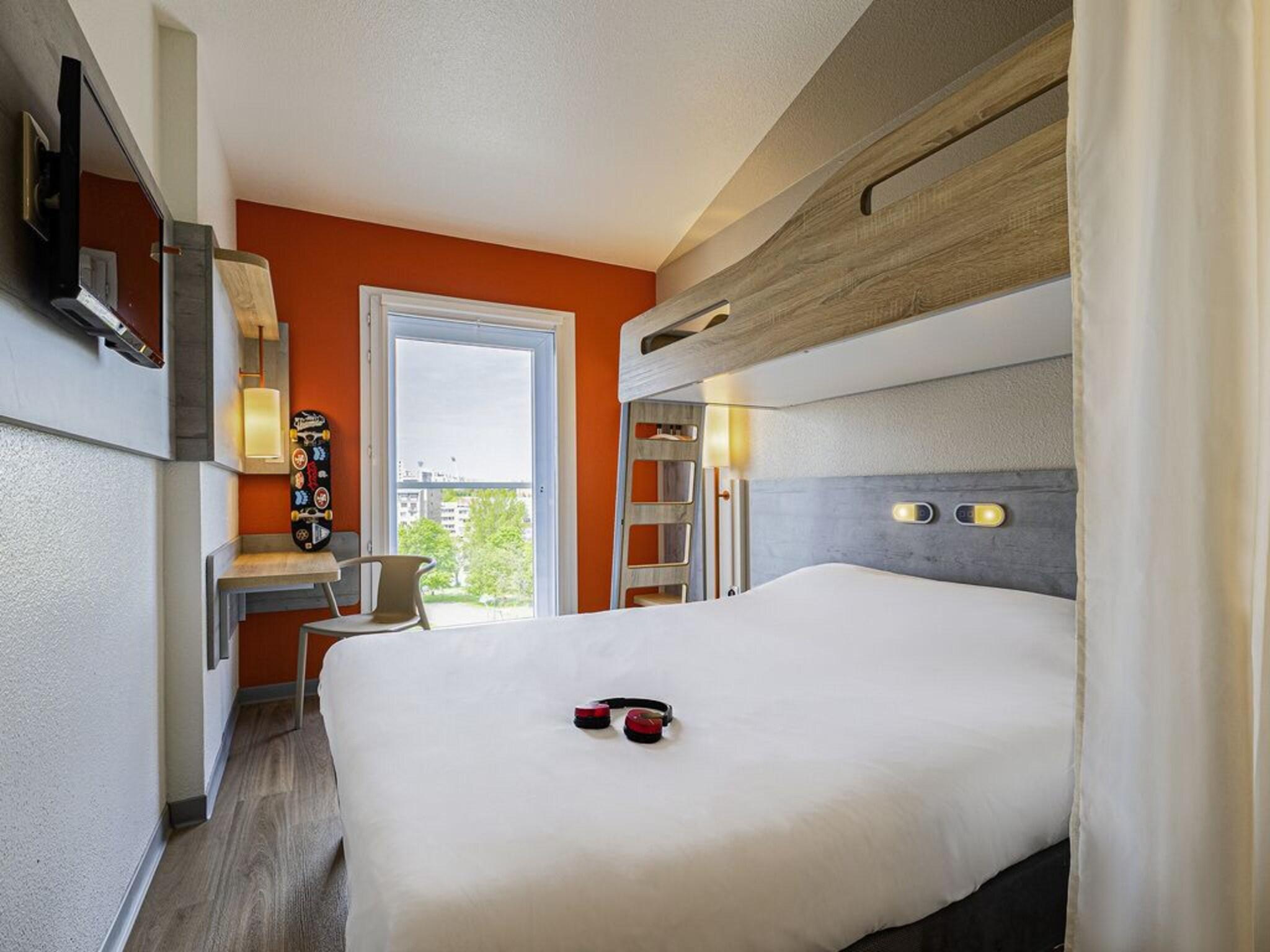 ROOM, TRIPLE, DOUBLE AND BUNK BED